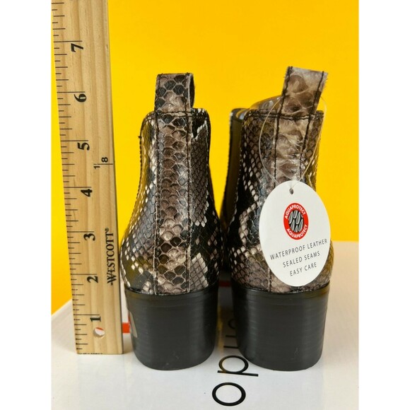 Blondo Emelia Chelsea Booties Womens 5.5 M Waterproof Brown Snake Leather NWB - Picture 6 of 12